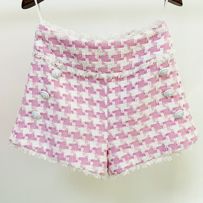 H3271 Classic Elegant Plaid Fabric Women's Woolen Shorts Made in Guangdong with Fast Sampling and Smart Tracking Support