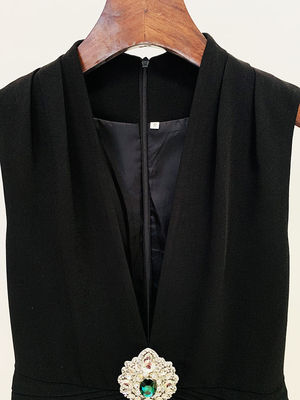 Sleeveless and Needle-Supported Make a Fashion Statement at Parties with Our Eco-Friendly Crystal Jumpsuit