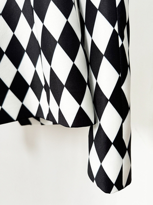 BA2317 Women's Fashionable and Sophisticated Suit Jacket in Monochrome with a Sleek Design