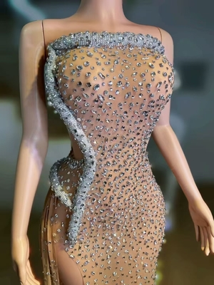 Sophisticated No Shoulder Strap Christmas Evening Gown with Dazzling Diamond Embellishments and Crystal Detail AD2426