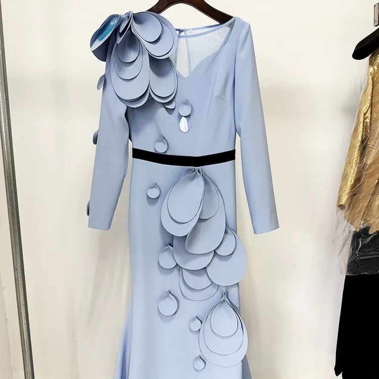 LS2661 Luxurious Floor-Length Dress with Floral Print Round Neckline Long Sleeves and Slim Fit Supports Intelligent Tracking