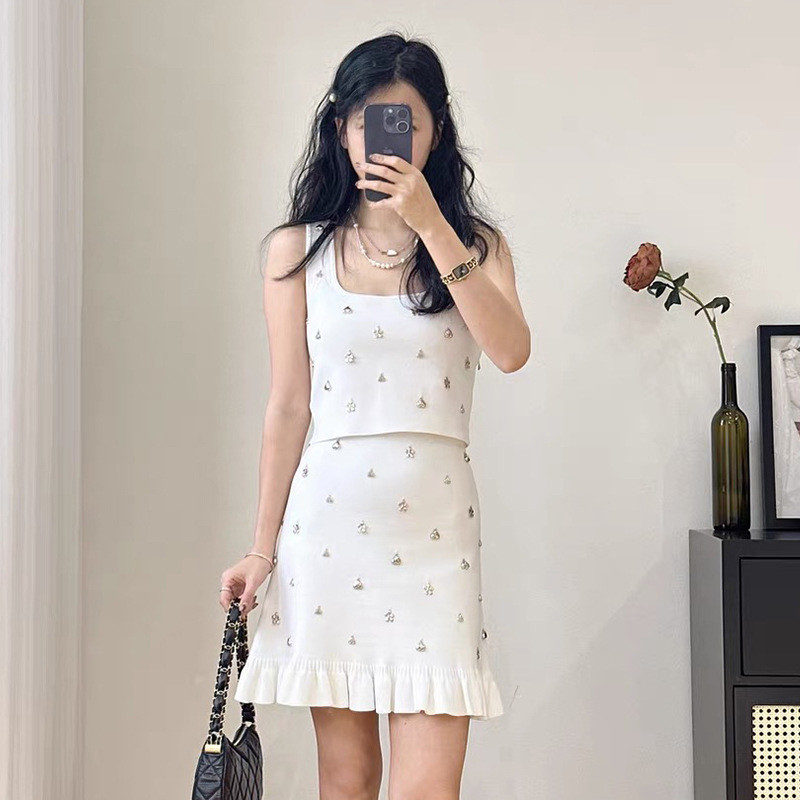 Short Top Length KD2245 Women's Summer Sexy Girl Knitted Top and Skirt Set with Floral Pattern