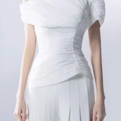 Kimshein SS2317 2024 -Manufactured Elegant Women's Bandage Dress with Feather Detail and Belted Waist